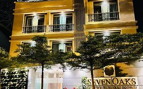 Hotel Seven Oaks